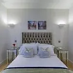Exclusive Tower Bridge Apartment