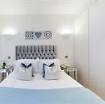 Exclusive Tower Bridge Apartment